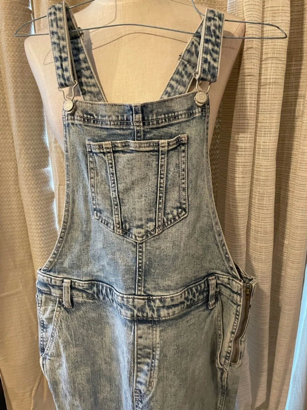 Old Navy stonewashed Light Blue Denim Overalls women’s size 14